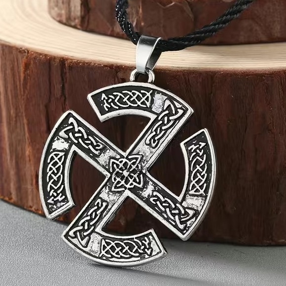 Super Celtic Style Necklace 🔥 - Picture 5 of 9